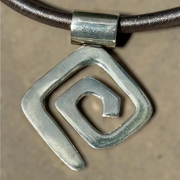 Sterling Silver 925 Greek Key Spiral Pendant Necklace - Picture 3 of 6